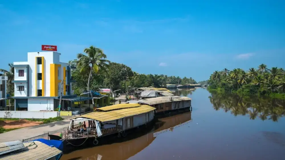 JANOOS HOMESTAY KUMARAKOM