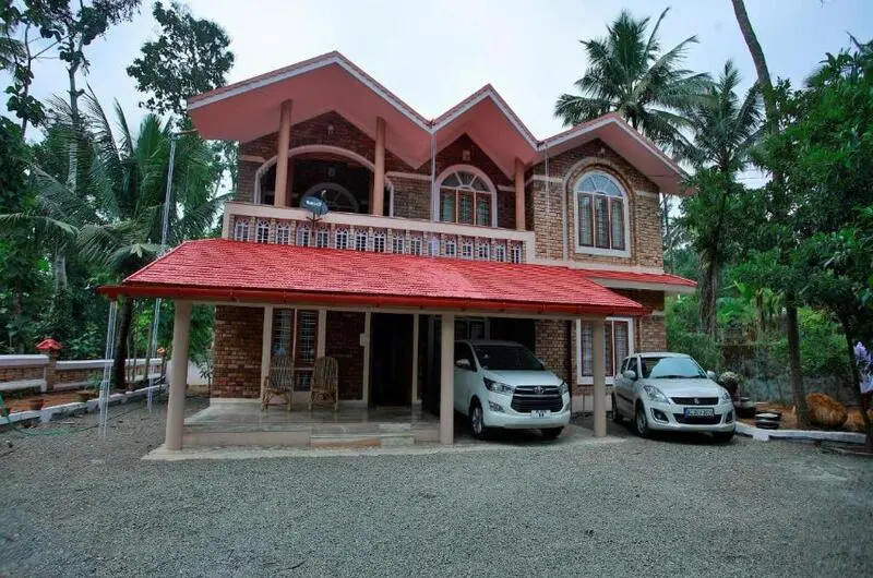 Front view of Green Nestle Heritage Homestay Kumarakom