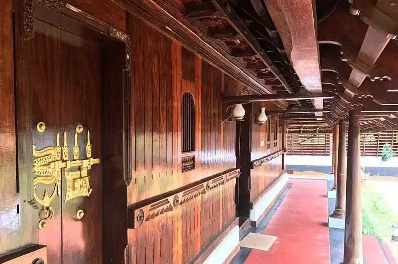Heritage-style interior lobby at Kumarakom Heritage Resort Kerala